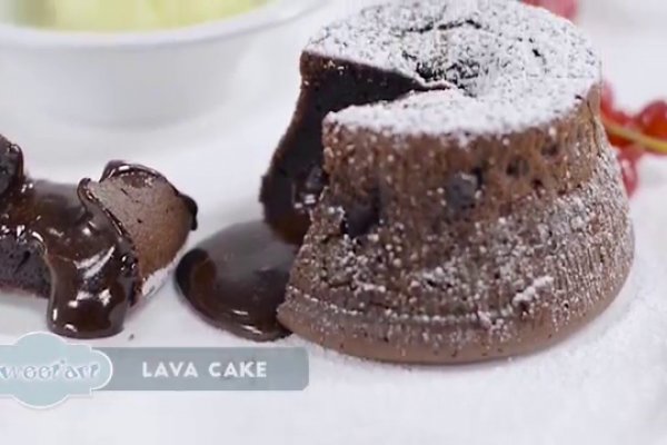 Reteta Lava cake (Vulcan de ciocolata) - Reteta video