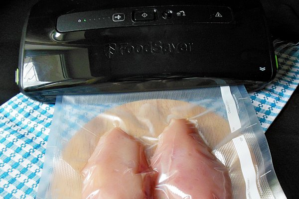Stop risipei alimentare cu FoodSaver, un nou aparat de vidat - Vidarea carnii