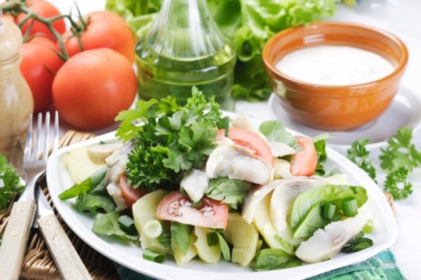 Salata orientala de vara cu cartofi si legume