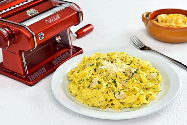 Paste cu pui si sos alb made by Jamila Cuisine