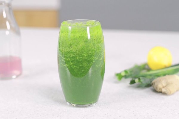 Detoxifiant cu spanac si varza kale - Reteta video
