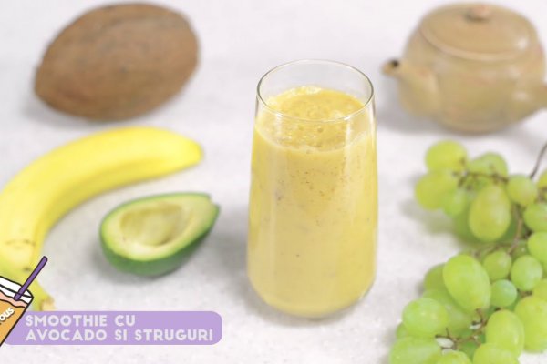 Smoothie de avocado si struguri - Reteta video