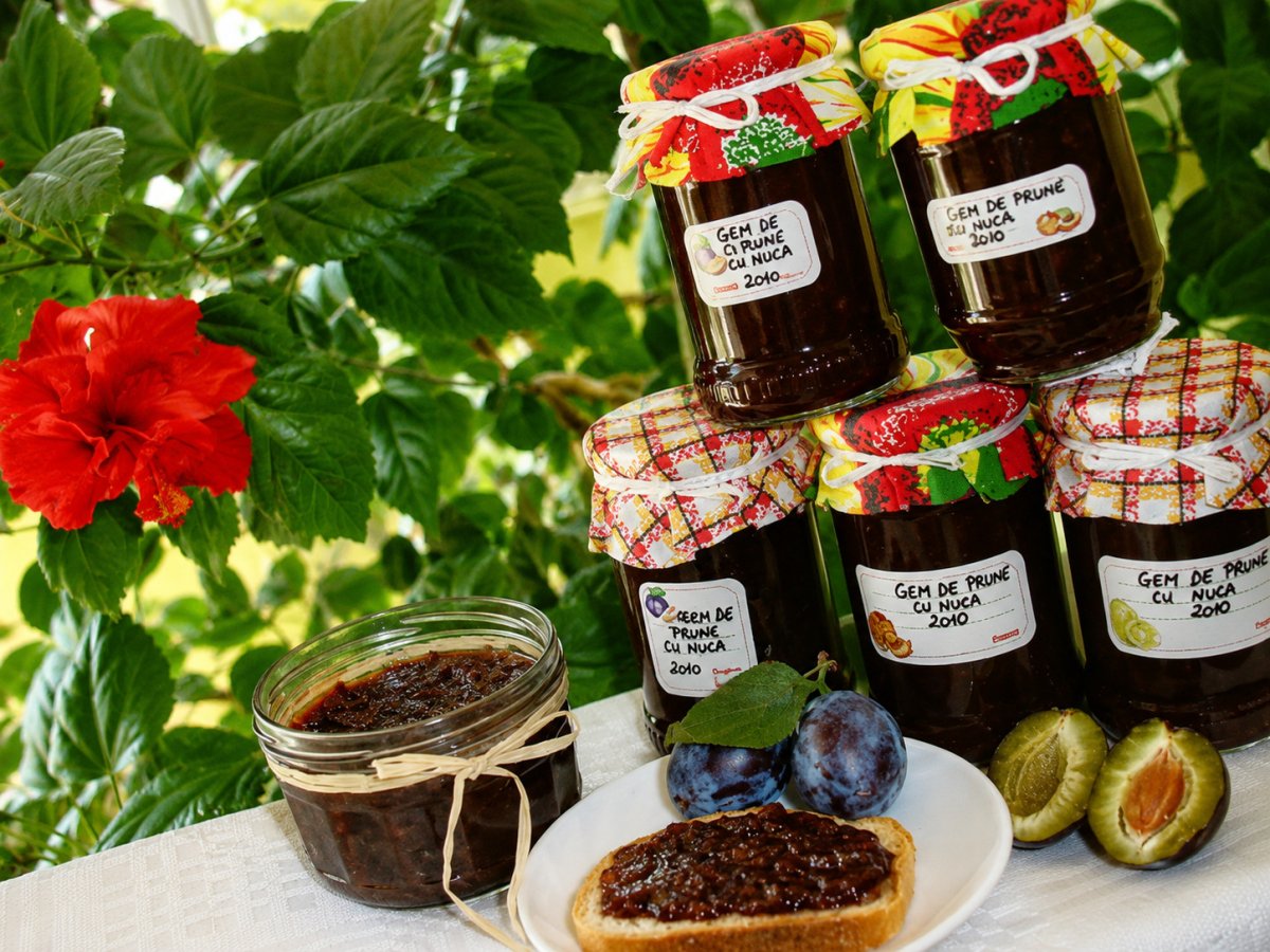 Gem de prune cu nuca