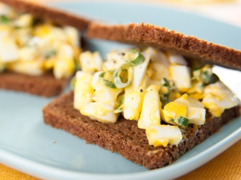 Salata de ceapa verde cu oua