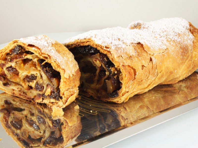 Strudel cu prune