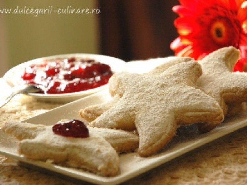 Biscuiti aromati in forma de stea