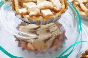 Mini tarte cu dulceata de caise