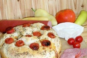 Focaccia umpluta cu cas