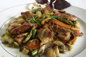 Stir fry cu legume si carne de porc