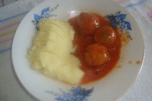 Chiftelute cu sos tomat