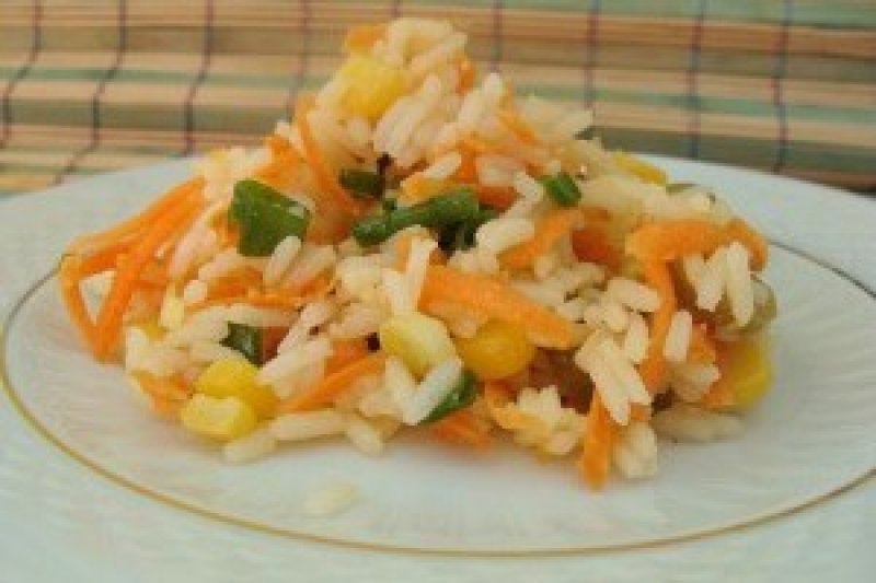 Salata de orez cu morcovi