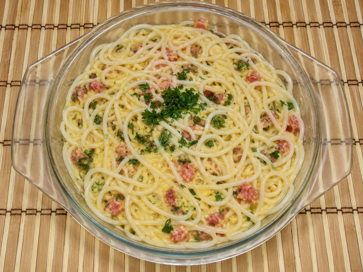 Spaghete Carbonara cu vin