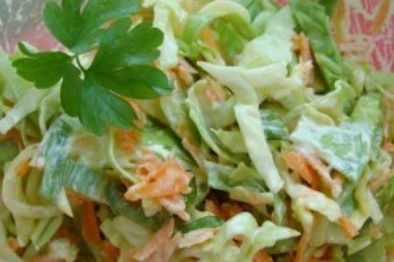 Salata delicioasa de varza cu maioneza