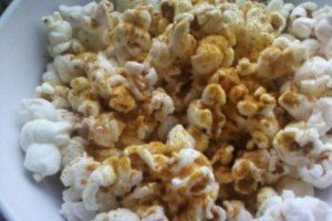 Popcorn cu curry