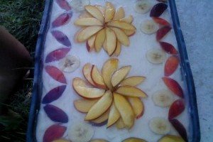 Tarta cu banane si nectarine