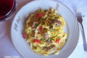 Tagliatelle cu pipote de pui si vin de Porto