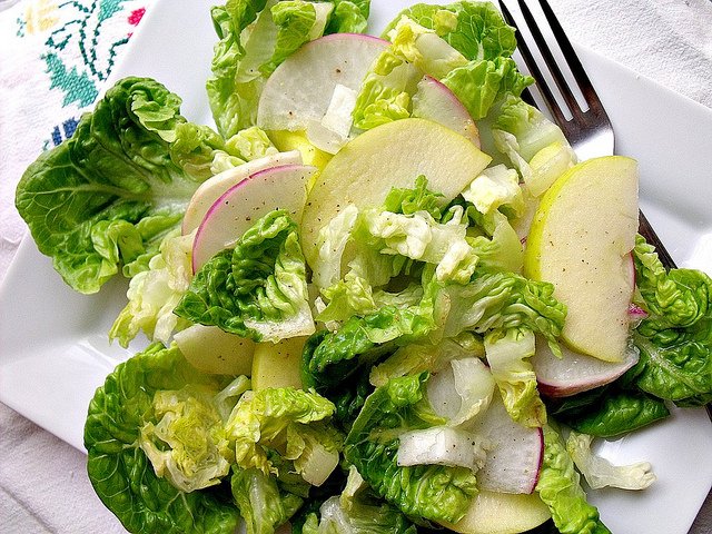 Salata verde cu mere si napi