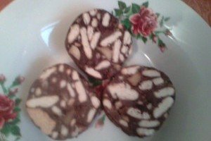 Salam de biscuiţi reţetă cu nuci si coaja de lamaie