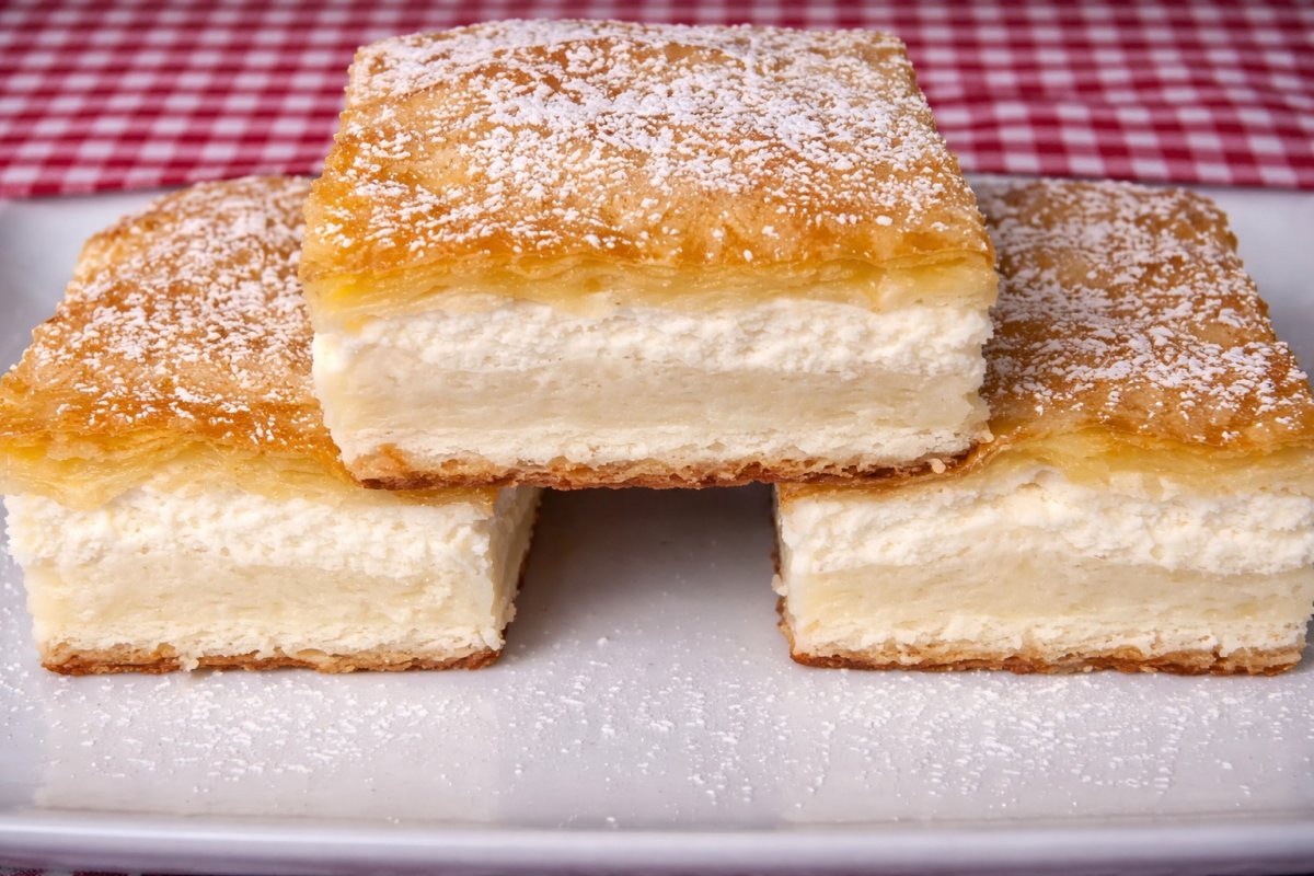 Placinta cu branza dulce si smantana