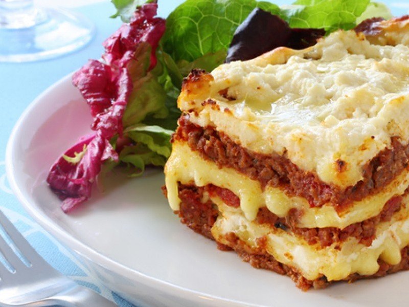 Lasagna italieneasca cu trei feluri de branza
