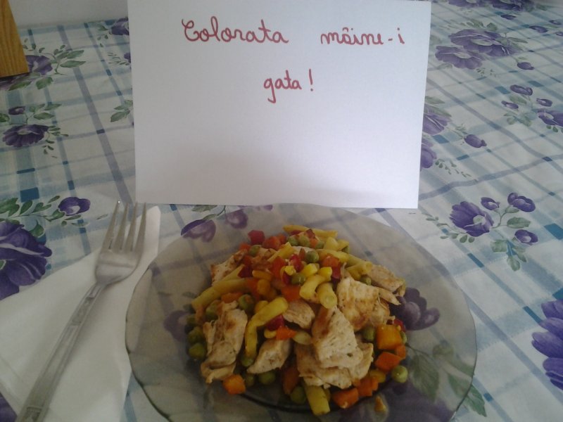 Salata de legume cu piept de pui