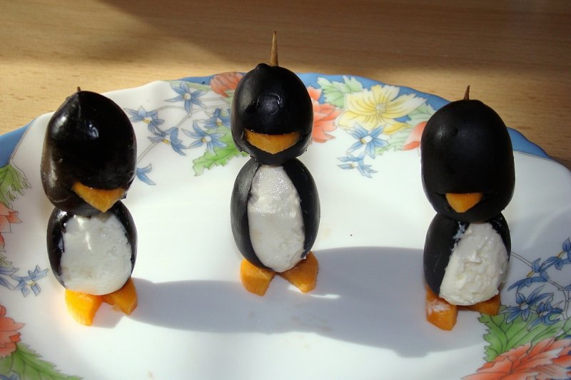 Pinguini din masline cu crema de branza