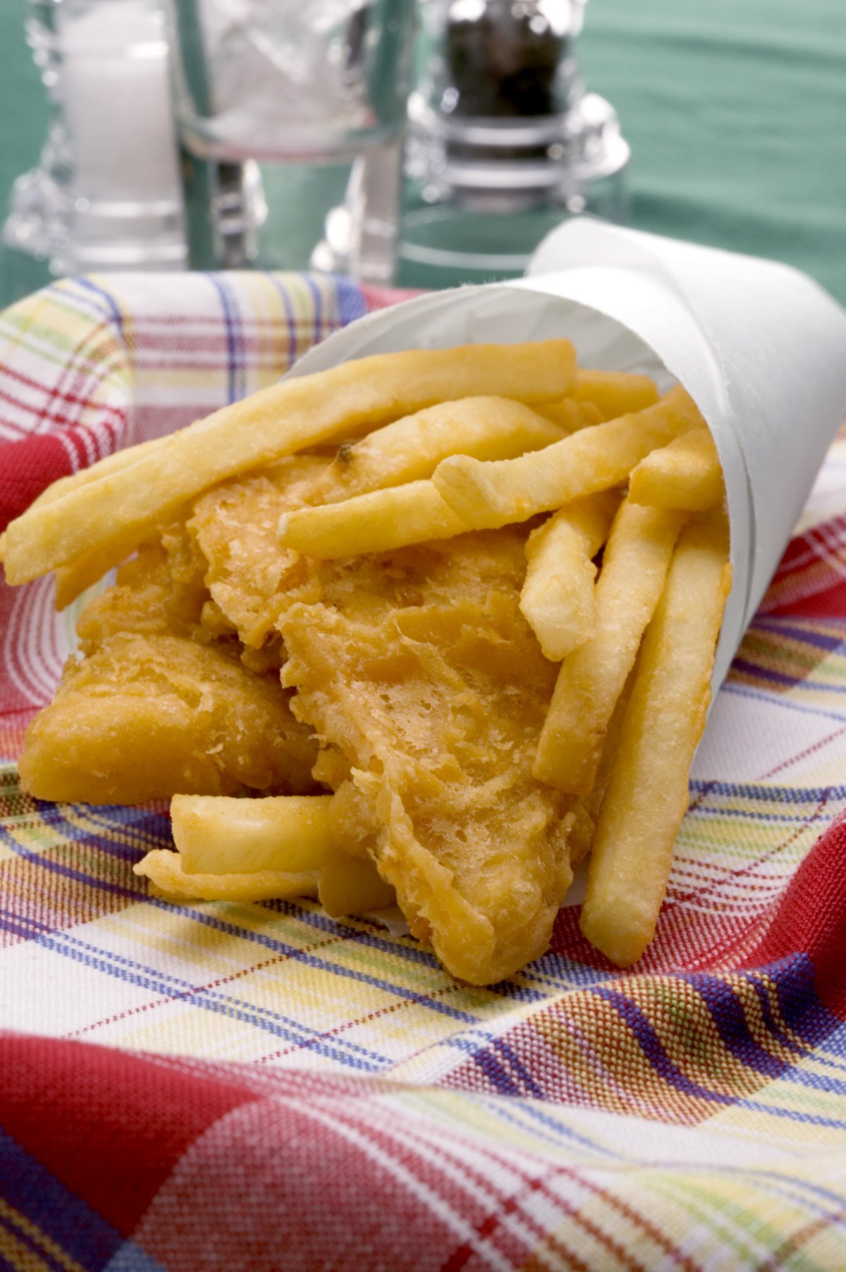 Fish and Chips (peste prajit cu cartofi)