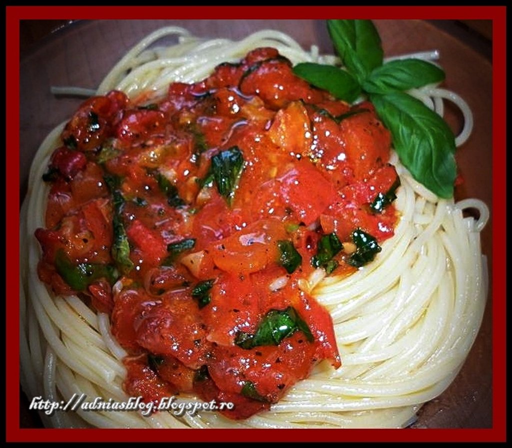 Spaghete de porumb cu rosii si busuioc-reteta fara gluten