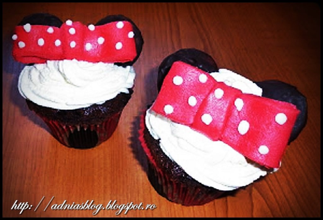 Minnie Mouse cupcakes