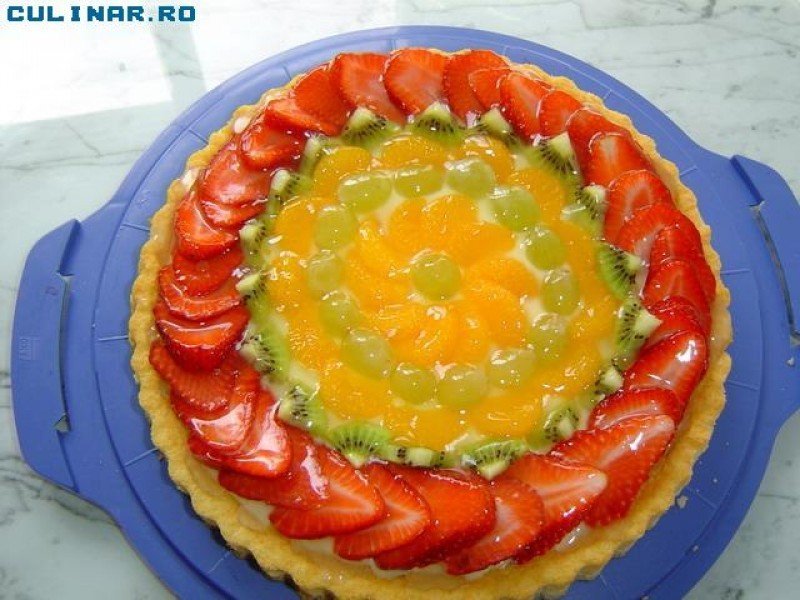 Tarta cu fructe si crema de vanilie