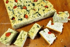 Focaccia cu rosii