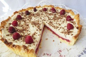 Tarta cu jeleu de zmeura si mascarpone