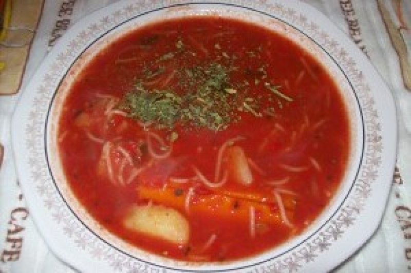 Supa de rosii cu fidea