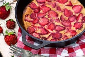 Clafoutis cu capsuni