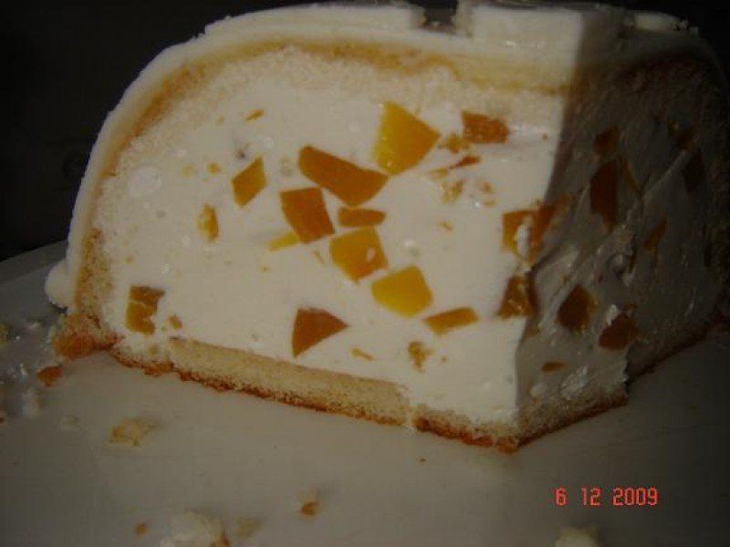 Tort cupola cu crema de piersici