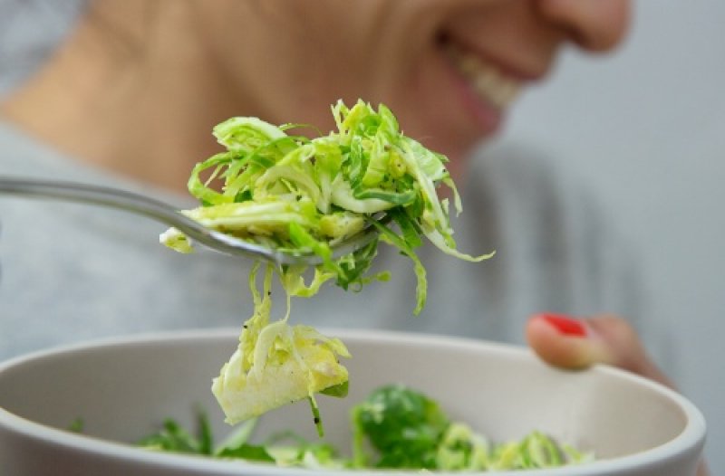 Cum sa faci cel mai sanatos dressing pentru salata
