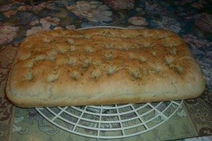 Focaccia cu branza feta si rozmarin