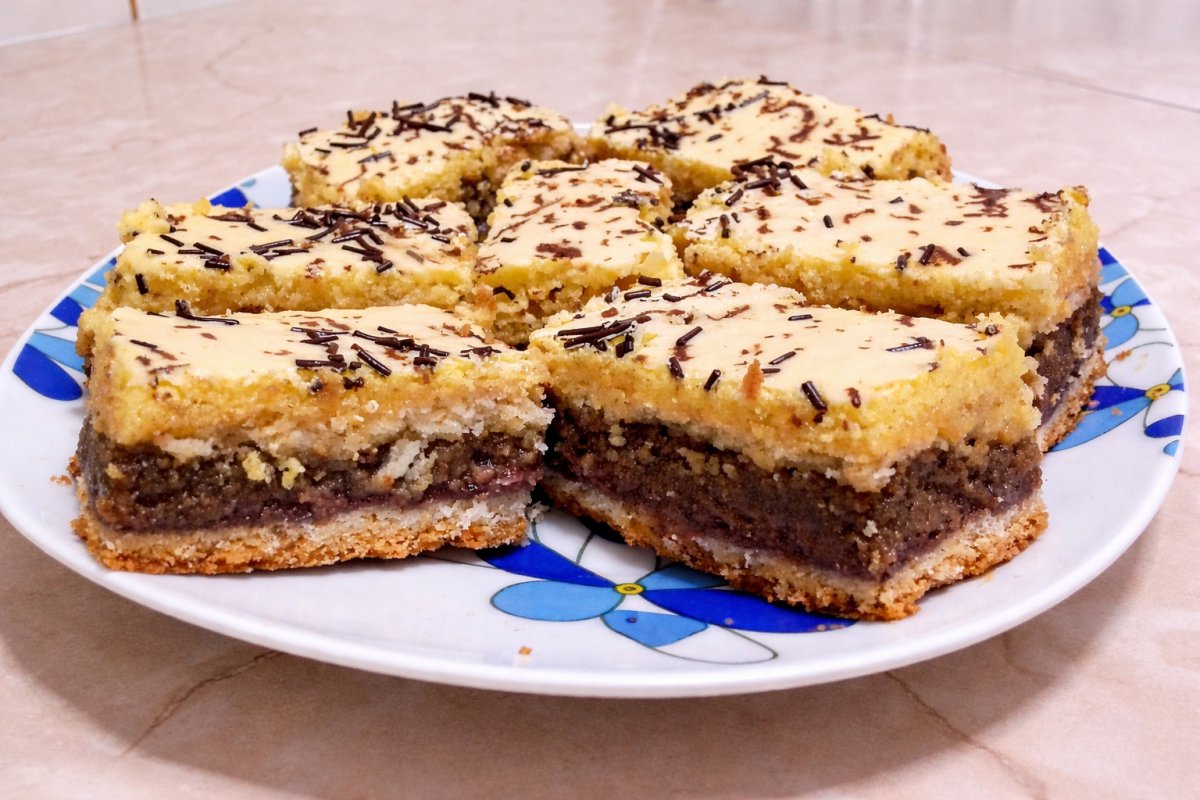 Prajitura galbena cu nuca