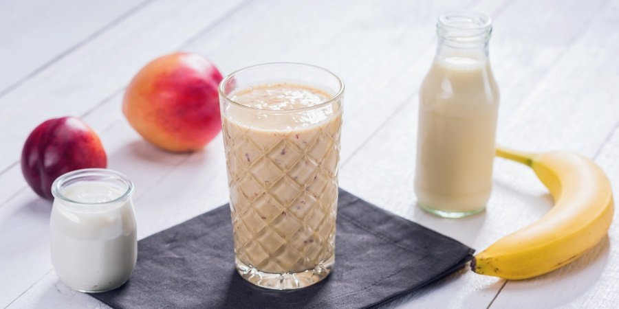 Smoothie cu nectarine si mango