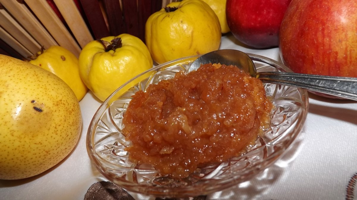 Gem de mere, pere si gutui