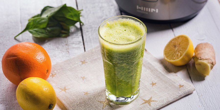 Smoothie de crestere a imunitatii cu spanac, portocale si ghimbir