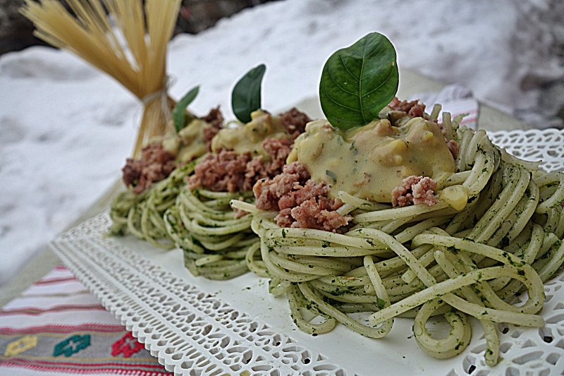 Spaghete carbonara reţetă cu spanac și carne tocată