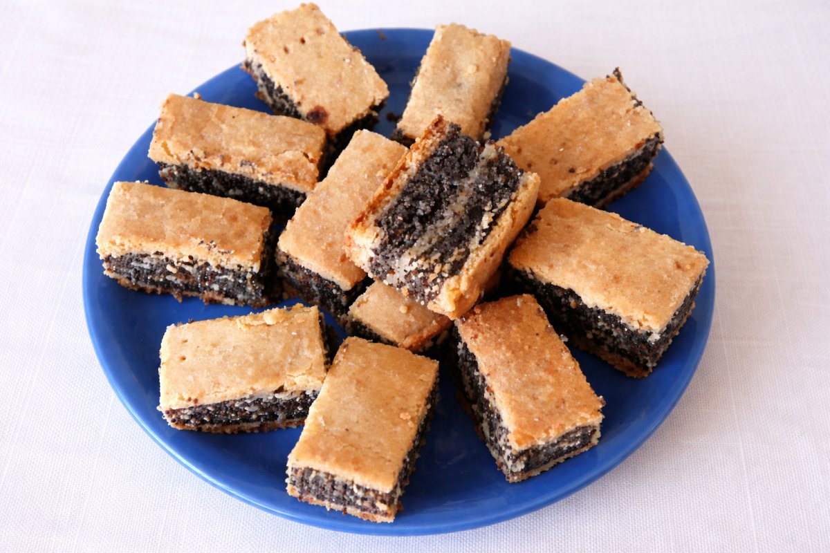 Prajitura cu foi si crema de mac