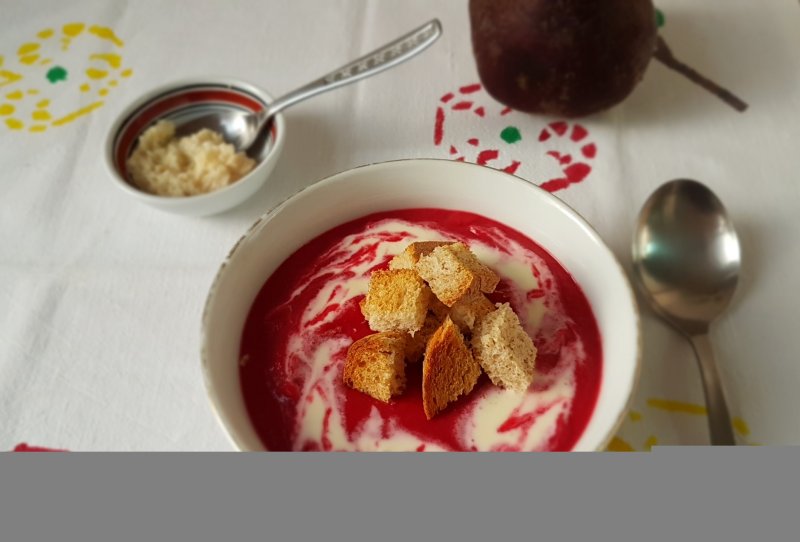 Supa crema de sfecla rosie