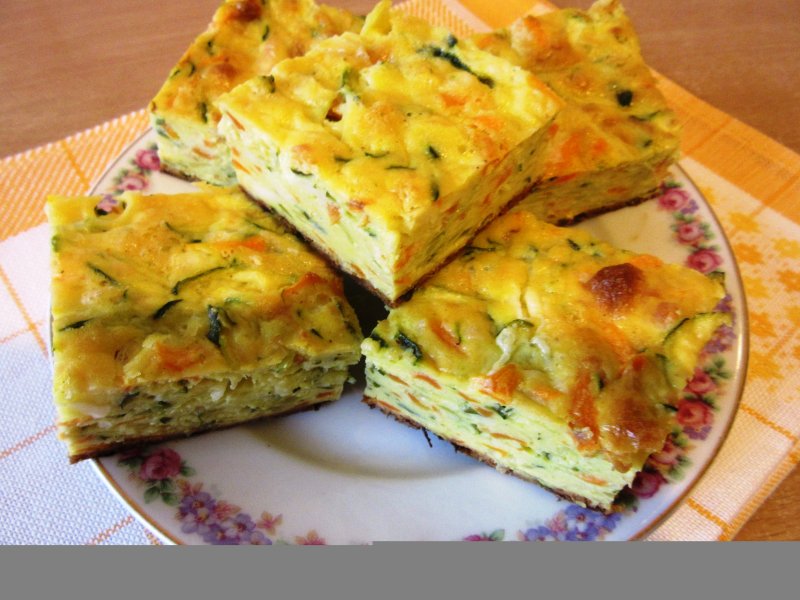 Tarta cu dovlecei zucchini