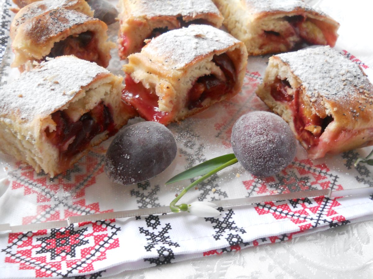 Strudel cu prune