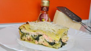 Lasagna cu somon, spanac si leurda