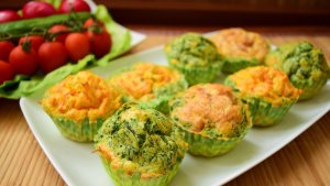 Briose aperitiv cu legume si sunca presata