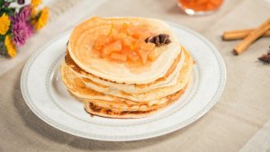 Clatite americane cu dulceata de gutui