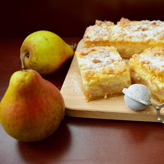 Prajitura cu pere si crema de branza